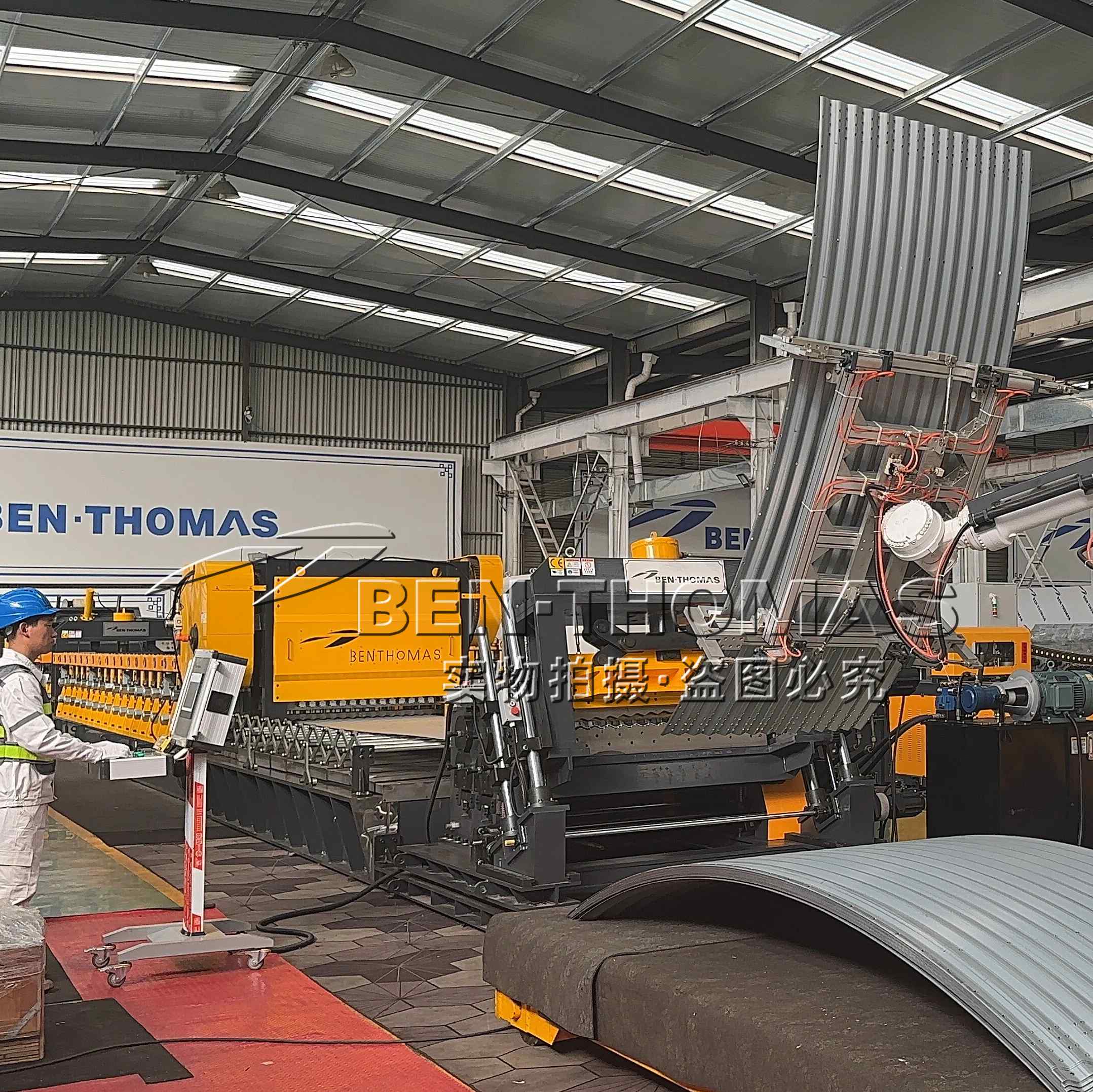 Silo corrugated panel manufacturing machine